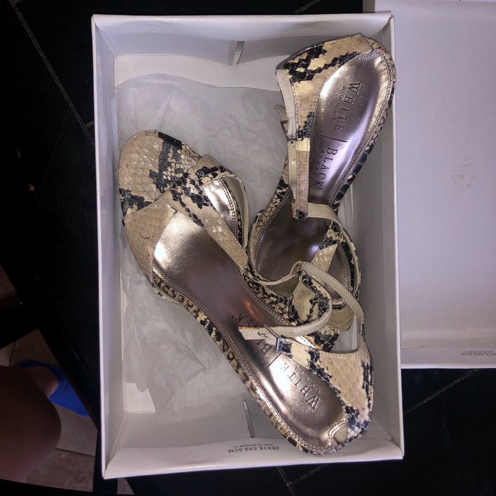 White House Black Market Snakeprint Heels - Picture 2 of 4